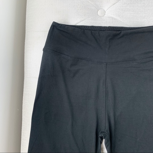 HIGH WAISTED BIKE SHORTS - BLACK - Picture 5 of 5